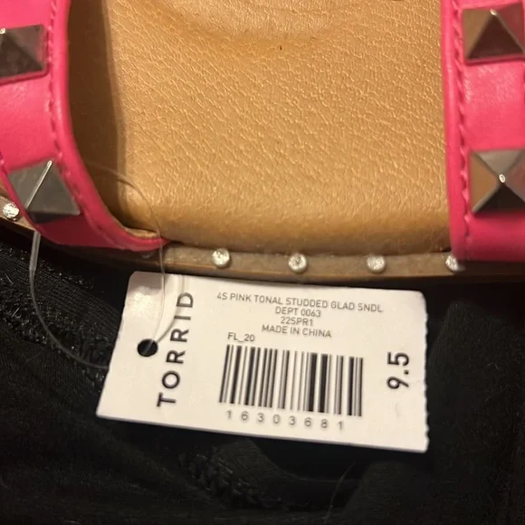 Torrid studded sandals - Picture 2 of 2
